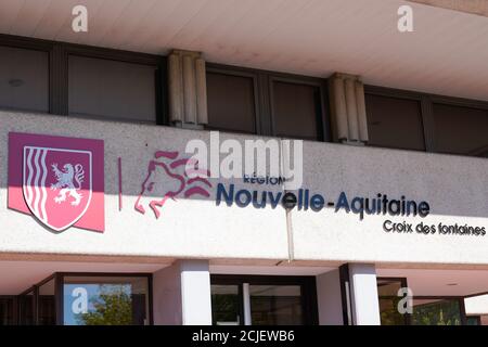 Bordeaux , Aquitaine / Francia - 09 01 2020 : Nouvelle aqutaine segno e testo logo con lion grafica charter immagine da nuova regione Foto Stock