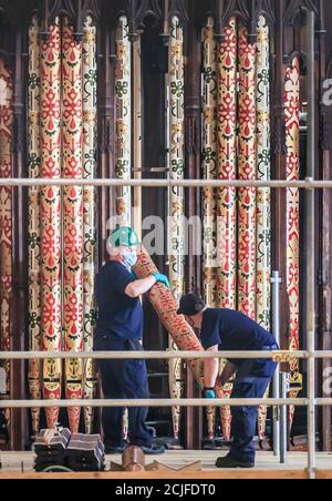 Gli specialisti di organi Harrison e Harrison iniziano a lavorare alla fase finale del restauro del Grand Organ alla York Minster. I nuovi tubi stanno sostituendo gli originali risalenti al 1830 e sono stati restaurati per adattarsi al loro design distintivo. Una volta completata la ristrutturazione di due anni, la musica verrà eseguita nella cattedrale per i prossimi 100 anni. Foto Stock
