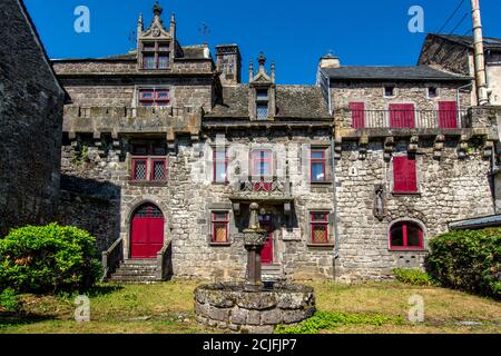 Besse-en-Chandesse. Il maniero di Sainte-Marie . Dipartimento Puy de Dome. Auvergne-Rodano-Alpi. Francia Foto Stock