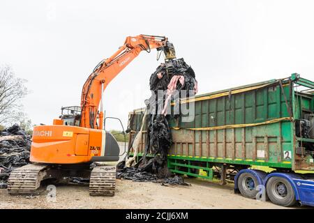 Skibbereen, West Cork, Irlanda, 15 settembre 2020. Oggi gli agricoltori del sughero occidentale della zona di Skibbereen stavano facendo la loro parte per il riciclaggio della plastica. Gli agricoltori della zona portarono la loro plastica agricola in un punto di raccolta centrale, dove veniva smistata in rimorchi da ritirare per il riciclaggio. Credit aphperspective/ Alamy Live News Foto Stock