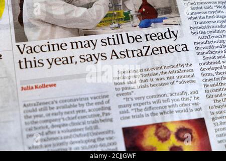 "Il vaccino potrebbe essere ancora pronto quest'anno, dice AstraZeneca" all'articolo del giornale Oxford University Guardian il 10 settembre 2020 Londra Inghilterra Foto Stock