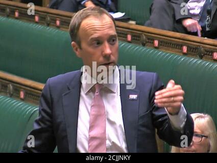 Il Segretario di Heath Matt Hancock, parlando alla Camera dei Comuni di Londra, ha risposto alle domande sui test per il coronavirus. Foto Stock