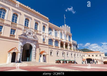 Monte Carlo, Monaco - 15 agosto 2018: Palazzo dei principi di Monaco, è la residenza ufficiale del Sovrano Principe di Monaco Foto Stock