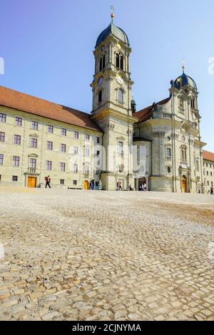 Abbazia benedettina di nostra Signora degli Eremiti nel pellegrinaggio Città di Einsiedeln (nome della città significa eremo), cantone di Svitto. Svizzera. Foto Stock