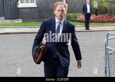 Londra, Gran Bretagna. 15 settembre 2020. Il Segretario di Stato britannico per i Trasporti Grant Shapps arriva a Downing Street per una riunione del Gabinetto a Londra, Gran Bretagna, 15 settembre 2020. Il primo ministro britannico Boris Johnson ha eliminato un ostacolo importante nella Camera dei Comuni britannica lunedì, quando i legislatori hanno rifiutato una sfida al suo controverso disegno di legge sul mercato interno. Credit: Ray Tang/Xinhua/Alamy Live News Foto Stock