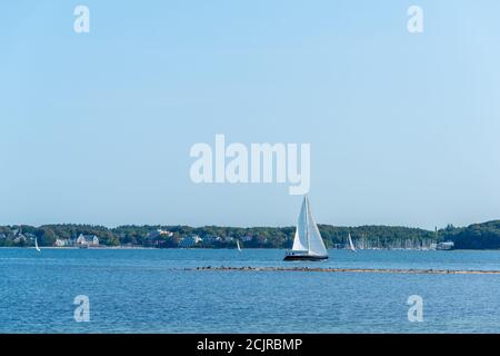 Città tedesca di Glücksburg vista dalla Danimarca acroos il fiordo di Flenburg, Comunità Kruså o Krusau, Jutland meridionale, Danimarca, Europa settentrionale, Foto Stock