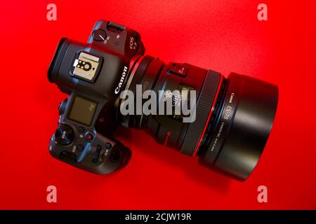 Fotocamera digitale Canon EOS R5 Foto Stock