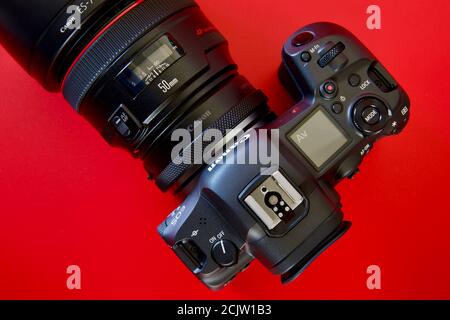 Fotocamera digitale Canon EOS R5 Foto Stock