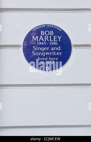 Bob Marley, cantante e cantautore vissuto qui nel 1997, la targa inglese Heritage Blue Foto Stock