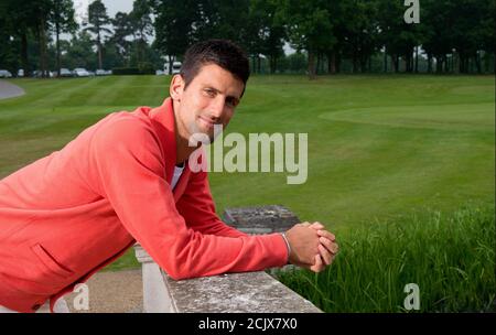 Novak Djokovic a Stoke Poges, Buckinhamshire, Inghilterra. 20 GIU 2013 IMMAGINE DI CREDITO : © MARK PAIN / ALAMY IMMAGINE STOCK Foto Stock