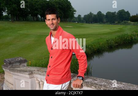 Novak Djokovic a Stoke Poges, Buckinhamshire, Inghilterra. 20 GIU 2013 IMMAGINE DI CREDITO : © MARK PAIN / ALAMY IMMAGINE STOCK Foto Stock