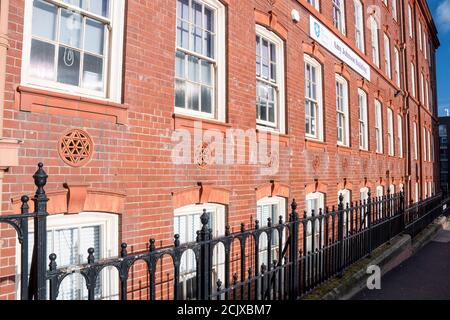 Sheffield, UK – 30 Nov 2018 : Amy Johnson Building e Portobello Street Foto Stock