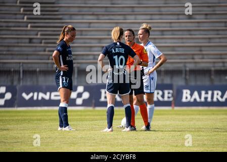 Gaetane Thiney del Paris FC e Anaig Butel di Parigi FC durante la partita di calcio del campionato francese delle donne D1 Arkema Tra Paris FC e Soyaux ASJ Foto Stock