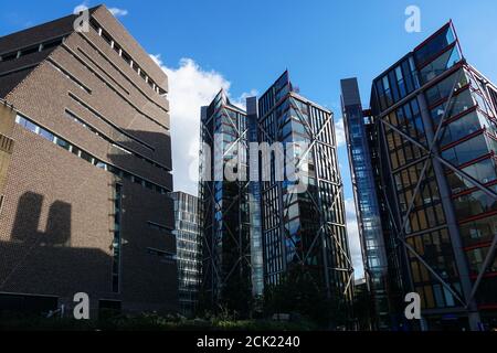 Tate Modern Blavatnik Building e gli appartamenti residenziali di lusso neo Bankside a Londra Inghilterra Regno Unito Foto Stock