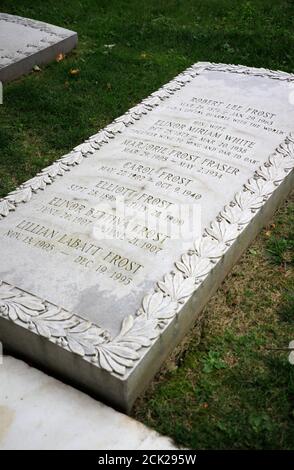 La lapide della tomba della famiglia Robert Lee Frost a Bennington Old Cemetery.Old Bennington.Bennington.Vermont.USA Foto Stock