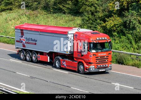 T&J Haulage Ltd, Clitheroe. Adesivo adesivo decalcomania logo SCANIA R SERIE V8 Topline HIGHLINE V8 vabis super Haulage carrelli consegna, camion, trasporto, camion, cargo cargo, veicolo, industria europea del trasporto commerciale HGV, M6 a Manchester, Regno Unito Foto Stock