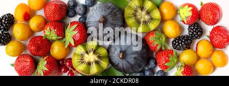 Sfondo panoramico colorato assortimento di frutta, dieta sana e banner web alimentare Foto Stock