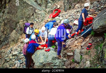 La squadra di soccorso di montagna Langdale/Ambleside è una delle più trafficate del Regno Unito in un salvataggio nel Distretto dei Laghi, Regno Unito. Foto Stock