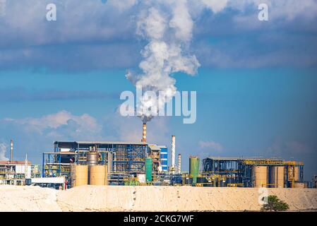 Zona industriale inquinante Neot Hovav (nome precedente Ramat Hovav) Una zona industriale nel sud di Israele e il sito di I principali rifiuti pericolosi di Israele d Foto Stock