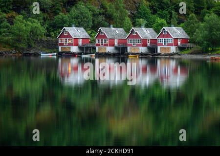 Tipiche case norvegesi a Flåm, Sognefjord Norvegia Foto Stock