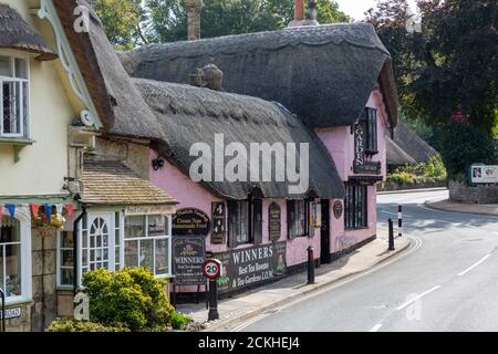 Il vecchio negozio di tè con tetto di paglia in Shanklin High Street sull'Isola di wight, un ex pub con tetto di paglia Foto Stock