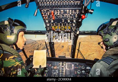 Un elicottero RAF Sea King che sostiene la squadra di salvataggio di montagna Langdale/Ambleside, una delle più trafficate del Regno Unito, in un salvataggio nel Distretto dei Laghi, Regno Unito. Foto Stock