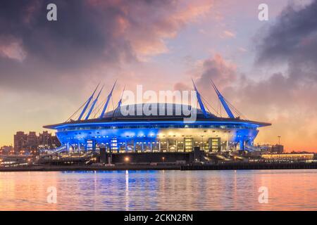 SAN PIETROBURGO, RUSSIA, 27 MAGGIO 2018: Un nuovo stadio sull'isola di Krestovsky, conosciuto come l'Arena di San Pietroburgo, nota anche come la Zenith Arena, nota anche come The Foto Stock