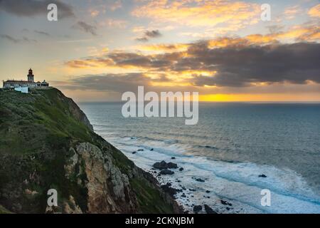 Sunset Beacon su Cabo da Roca o Cape Roca attrazione turistica del Portogallo Foto Stock