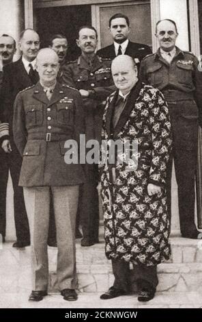 Winston Churchill celebra la sua ripresa dalla pnuemonia, vista con il generale Eisenhower in Nord Africa nel 1943. Sir Winston Leonard Spencer-Churchill, 1874 – 1965. Politico britannico, ufficiale dell'esercito, scrittore e due volte primo ministro del Regno Unito. Foto Stock