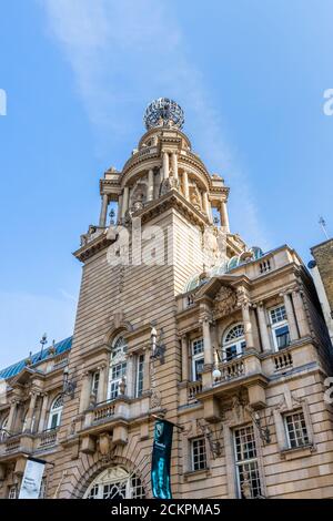 London Coliseum, un grande teatro del Rinascimento nel cuore del Theatreland a St Martin's Lane, Londra WC2, sede del Balletto Nazionale Inglese Foto Stock