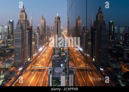 Vista mattutina dello skyline di Dubai dal tetto Foto Stock