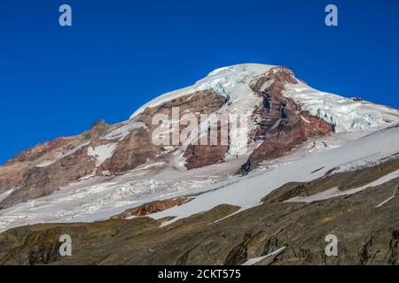 Sentiero per scalatori che conduce verso Heliotrope Ridge sulle pendici del Monte Baker, Mount Baker-Snoqualmie National Forest, Washington state, USA Foto Stock