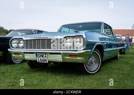 DIEDERSDORF, GERMANIA - 30 AGOSTO 2020: La Chevrolet Impala full-size, 1964. La mostra di 'US Car Classics'. Foto Stock