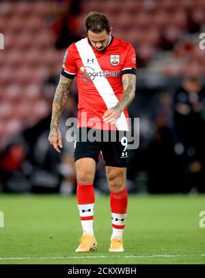 Il Danny Ings di Southampton appare deposto durante la seconda partita della Carabao Cup al St Mary's Stadium di Southampton. Foto Stock