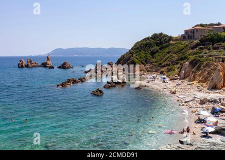 Spiagge della Grecia, spiaggia di Mourtias dall'alto, vicino al villaggio di Promyri, Pelion, Volos distretto, Grecia Foto Stock