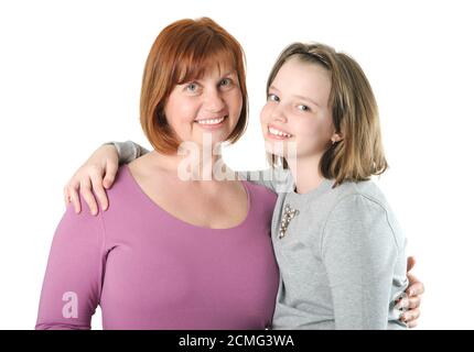 donna, donna, ragazza, bambino, adolescente, madre, figlia, famiglia, abbraccio, emozione, sorriso, emotivo, relazione, carino, bella, essere Foto Stock