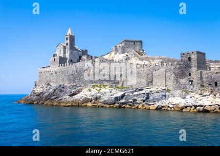 Porto Venere, Italia - Giugno 2016 - chiesa di San Pietro Foto Stock