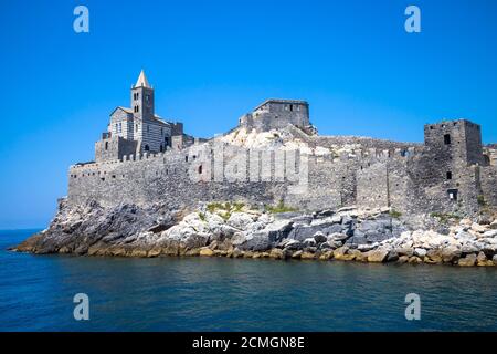 Porto Venere, Italia - Giugno 2016 - chiesa di San Pietro Foto Stock