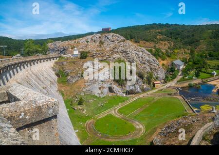 Diga. Ruesga, provincia di Palencia, Castilla Leon, Spagna. Foto Stock