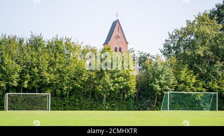 Evenkamp, Germania. 17 Settembre 2020. Il campo di calcio vuoto di SV Evenkamp. L'intera squadra di calcio, compresa la coach del club, è stata testata positiva per Covid-19. (Al dpa 'i numeri di caso Corona nel distretto di Cloppenburg continuano a crescere') credito: Mohssen Assanimoghaddam/dpa/Alamy Live News Foto Stock