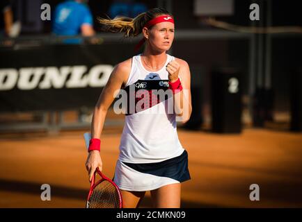 Marie Bouzkova della Repubblica Ceca in azione durante lei Seconda partita al 2020 internazionali BNL d'Italia WTA Premier 5 torneo di tennis o Foto Stock