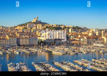 Marsiglia porto dello skyline della città, Marsiglia, Francia Foto Stock