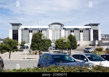 Isole del canale. Guernsey. Porto di San Pietro. Admiral Park. Parcheggio auto a più piani. Foto Stock