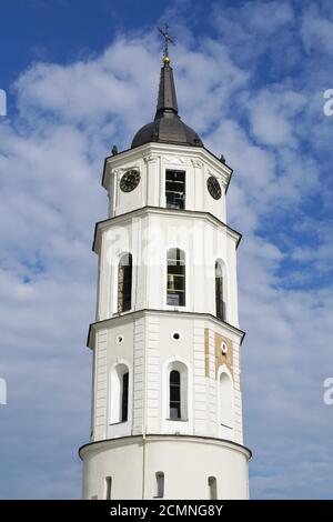 Campanile, Basilica Cattedrale di San Stanislao e San Ladislao di Vilnius, Vilnius, Lituania, Europa Foto Stock