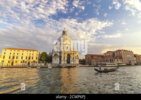 Venezia Italia, skyline della città presso la Basilica di Santa Maria della Salute Foto Stock