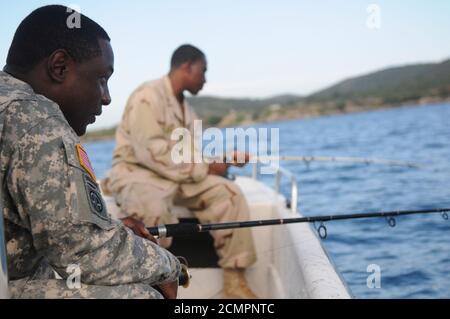 Viaggio militare di pesca congiunto 110708 Foto Stock