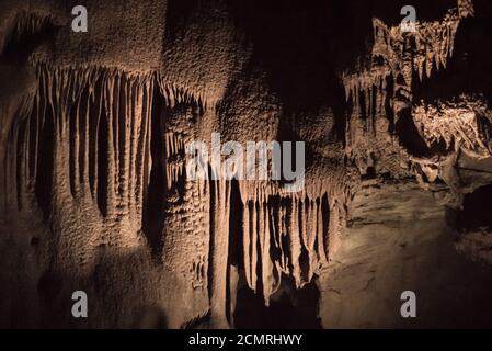 Formazione rocciosa di stalattite nel Parco Nazionale di Mammoth Cave Foto Stock
