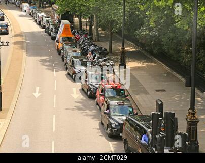 Black Taxis a Londra dimostra contro la licenza di UBER, Londra, Regno Unito Foto Stock