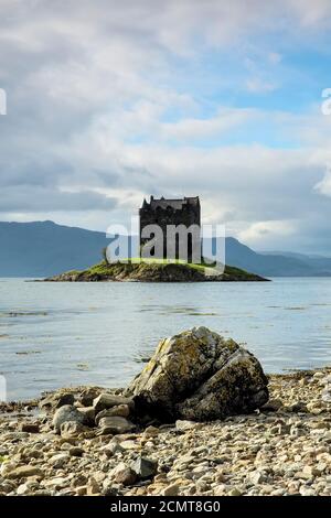 Castello Stalker in Loch Laich Scozia Foto Stock