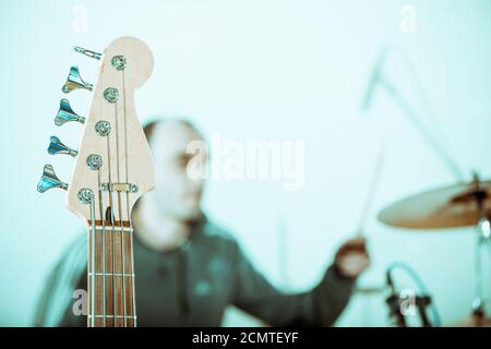 closeup di corde di chitarra elettrica Foto Stock